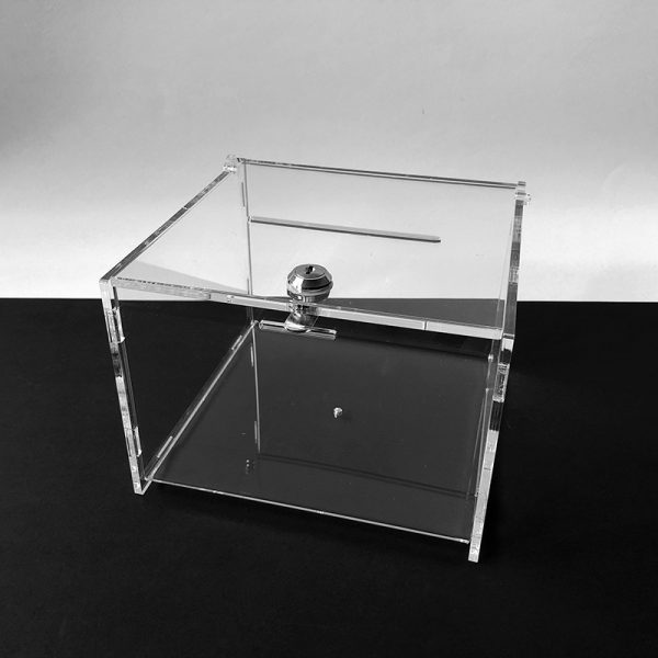 Plexi urna 21x21x15 cm s hrúbkou 5 mm, vhodná na pripevnenie ku stolu