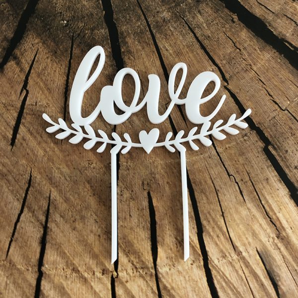 Plastová dekorácia LOVE s imelom a srdiečkom