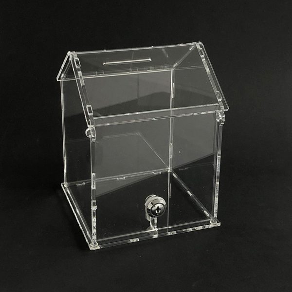 Plastová pokladnička v tvare domčeka